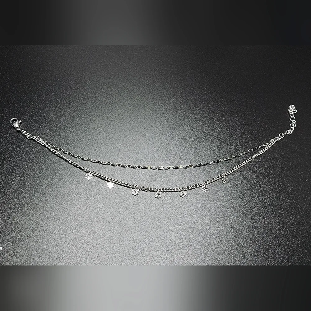 Elegant Silver Foot Bracelet with Floral Accents - Picture 5 of 5